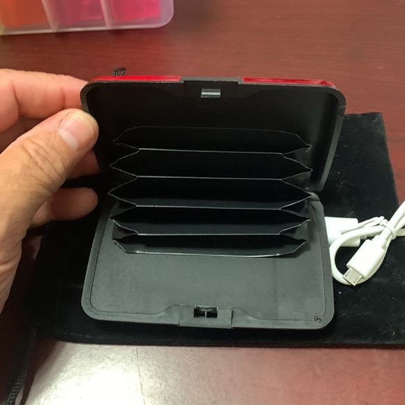 2-in-1 Red RFID Wallet with 1800mAH Power Bank & USB Cable (To Charge Power Bank - Picture 9 of 9